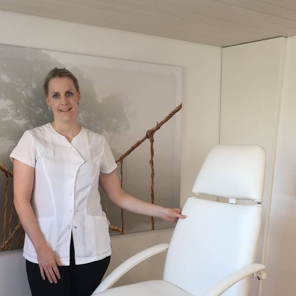 Sabrina Nuijten - Dipl. Fusspflegerin in ihrer Praxis in Oberbüren